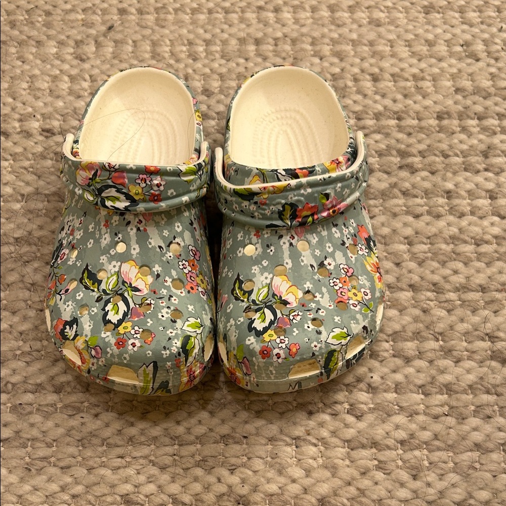 CROCS Floral Clogs - Green and Cream